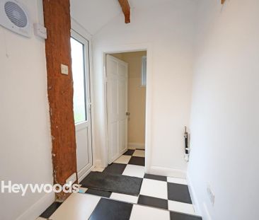 2 bedroom terraced house to rent - Photo 4