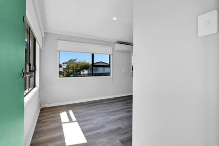 6A Oswald Place, Stratford - Photo 2