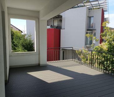 Frisch renovierte, grosszügige 4,5 Zimmerwohnung mit grosser Terrasse - Photo 6