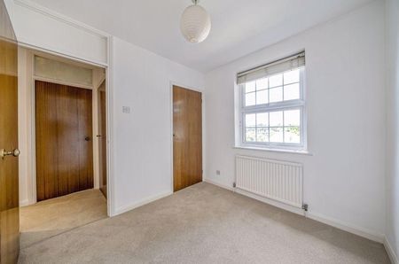 4 bedroom detached house to rent - Photo 5