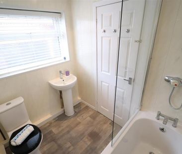 3 bedroom terraced house to rent - Photo 4