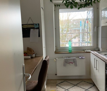 Nachmieter gesucht! gut geschnittene 3-Zimmer-Wohnung mit Balkon in... - Photo 1