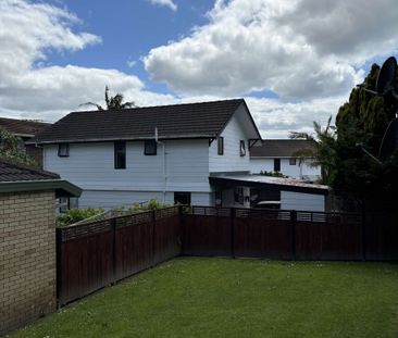 Exceptional Three Bedroom Home in Glenfield - Photo 4