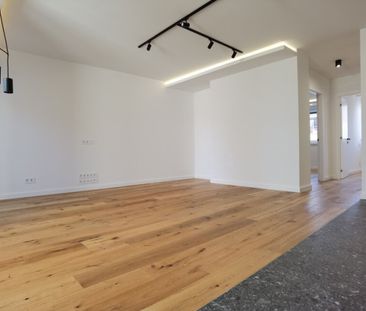 MÖBLIERTE WOHNUNG MIT LOGGIA - MODERNSTE AUSSTATTUNG - Foto 1