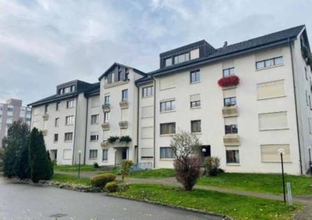 "Wohnung mit 2 Aussensitzplätze im Grünen in der nähe vom Bahnhof und E" - Photo 4