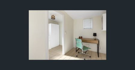 Charming 3-Bedroom Family Home with Spacious Backyard in Sturt - Photo 4