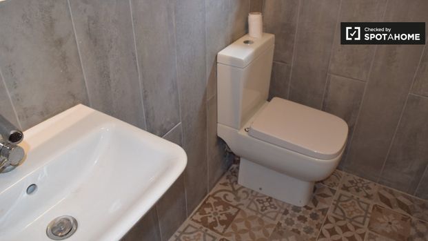 Studio apartment for rent in Killiney, Dublin - Photo 1