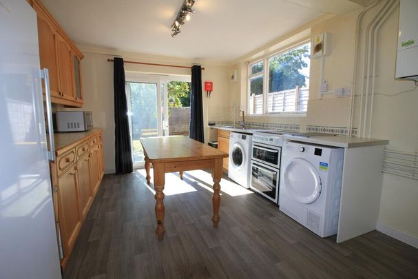 6 bedroom terraced house to rent - Photo 1