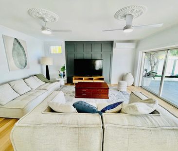 Furnished 4 Bedroom house with Wide water, city skyline and hinterl... - Photo 1