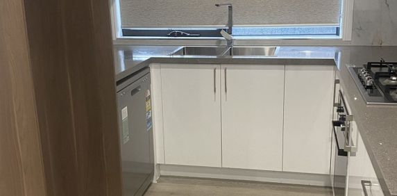 Stunning Modern Townhouse - Photo 2