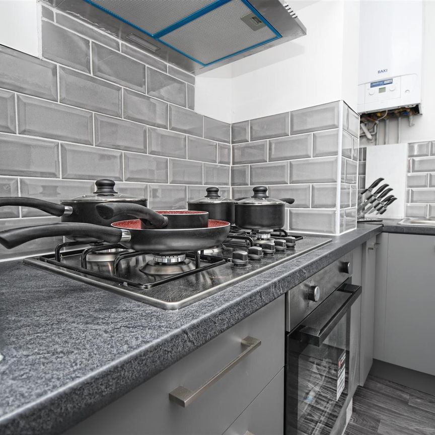 1 bed house share to rent in Fir Street, Burnley, BB10 - Photo 1