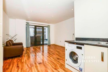 Imperial Drive, Harrow, HA2 - Photo 2