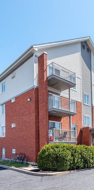 4 1/2 SAINT-BASILE-LE-GRAND adjacent SAINT-BRUNO-DE-MONTARVILLE - Photo 1