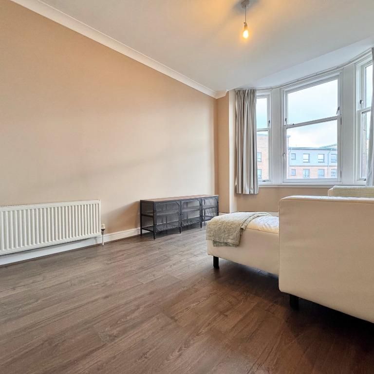 2 bedroom flat to rent - Photo 1