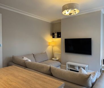 2 Bed Terraced House, Knowle Avenue, LS4 - Photo 2