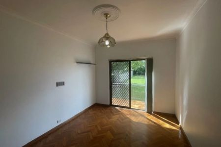 Grand 3 Bedroom + Study Home in Quiet Street - Photo 3