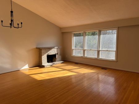 For Lease - 19 Abitibi Avenue, Toronto, Ontario - Photo 2