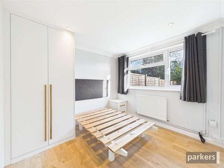 Howth Drive, Woodley, Reading, Berkshire, RG5 - Photo 3