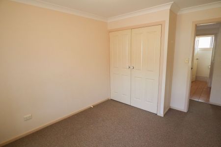 FAMILY HOME IN QUIET NEIGHBOURHOOD - Photo 2