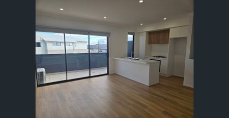 Low-Maintenance, Brand New Home – Ready to Move In! - Photo 4