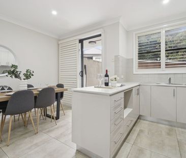 Modern Three Bedroom Townhouse - Photo 6