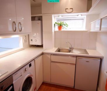2 bedroom flat to rent - Photo 4