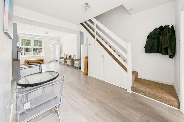 3 bedroom terraced house to rent - Photo 1