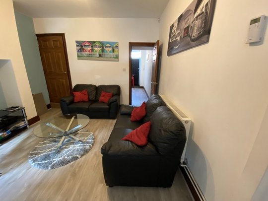 208 Tiverton Road - Photo 1