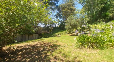 TE ATATU PENINSULA - Harbour view 3 bedroom - Photo 4