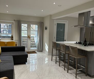 For Lease - 151 Chaplin Crescent Unit# WALK OUT LOWER, Toronto, Ont... - Photo 1