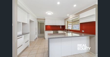 Spacious Family Residence - Excellent Interior - Photo 4