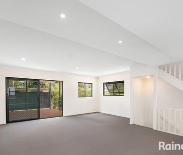 Your Toowong Retreat: Spacious, Modern & Conveniently Located! - Photo 3