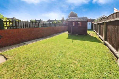 2 bedroom terraced house to rent - Photo 3