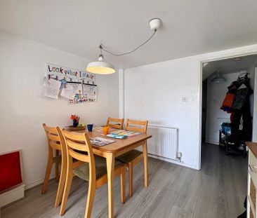 2 bedroom terraced house to rent - Photo 4