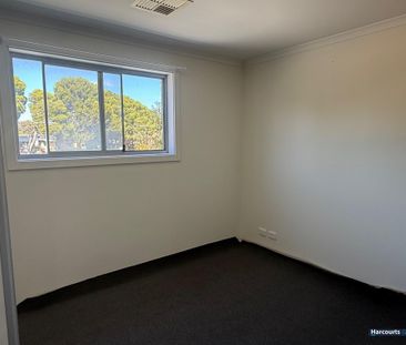 13/14 Bradbury Street, Parafield Gardens SA 5107 - House For Rent |... - Photo 4