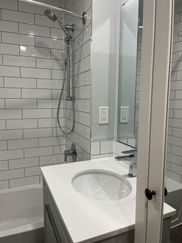 For Lease - 97 Twelfth Street Unit# Main Floor, Toronto, Ontario - Photo 4