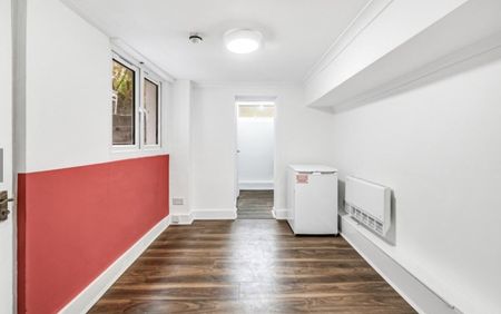 West Cromwell Road, SW5 - Photo 4