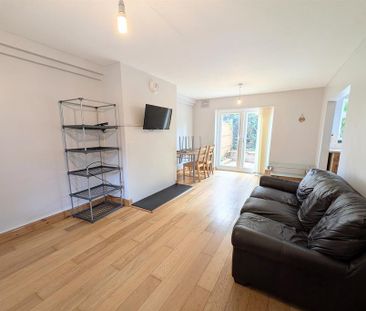 4 bedroom semi-detached house to rent - Photo 5