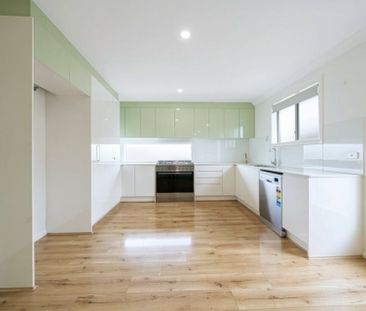 Spacious 2 Bedroom Home - Water Included! - Photo 2
