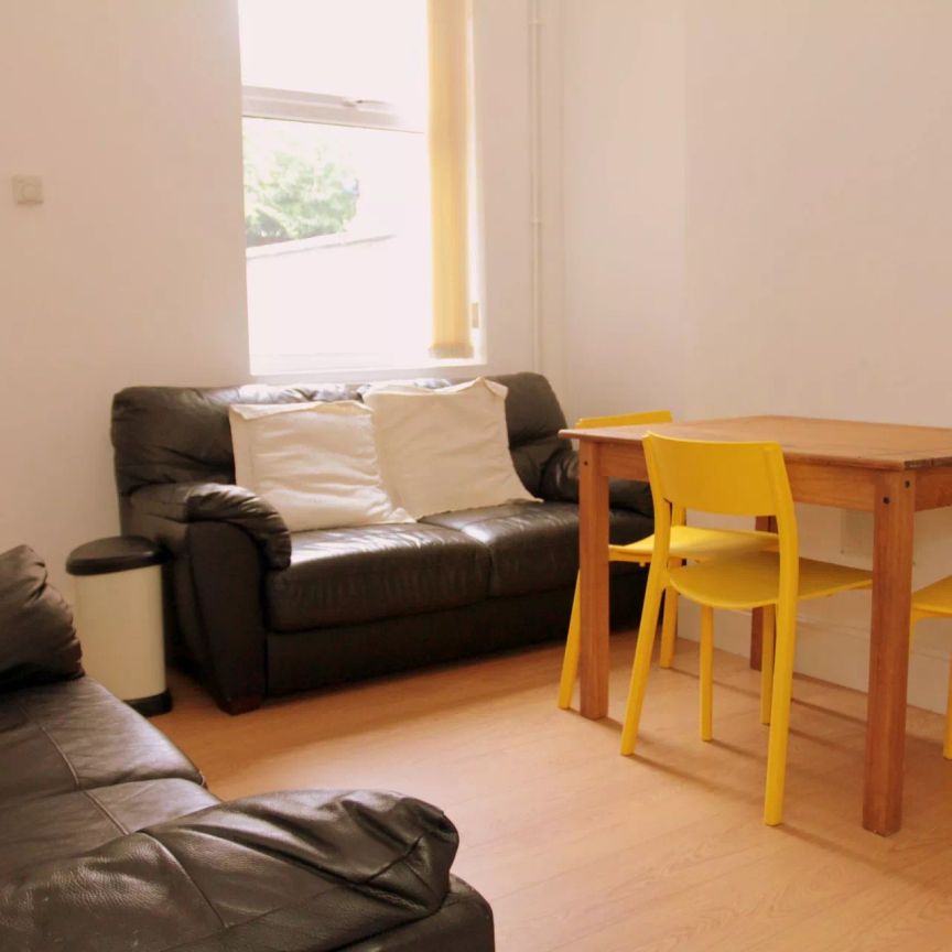 Avenue Road Extension (3 bed) - Photo 1