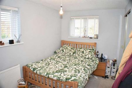 Spring Grove, Tooting Borders, CR4 - Photo 2