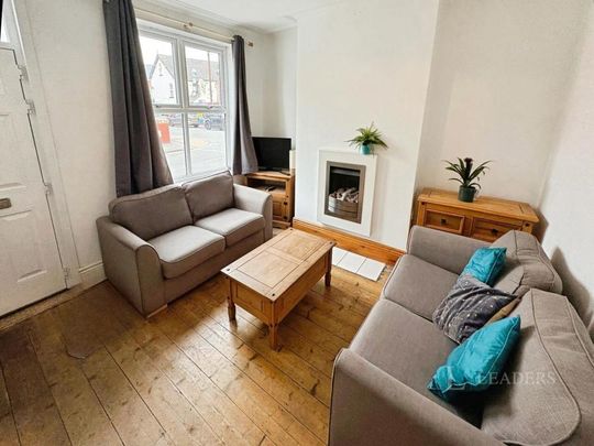 3 bedroom house to rent Eastwood Road, Sheffield, S11 - Photo 1