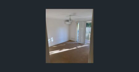 Spacious Three-Bedroom Apartment in Prime Southside Location - Photo 2