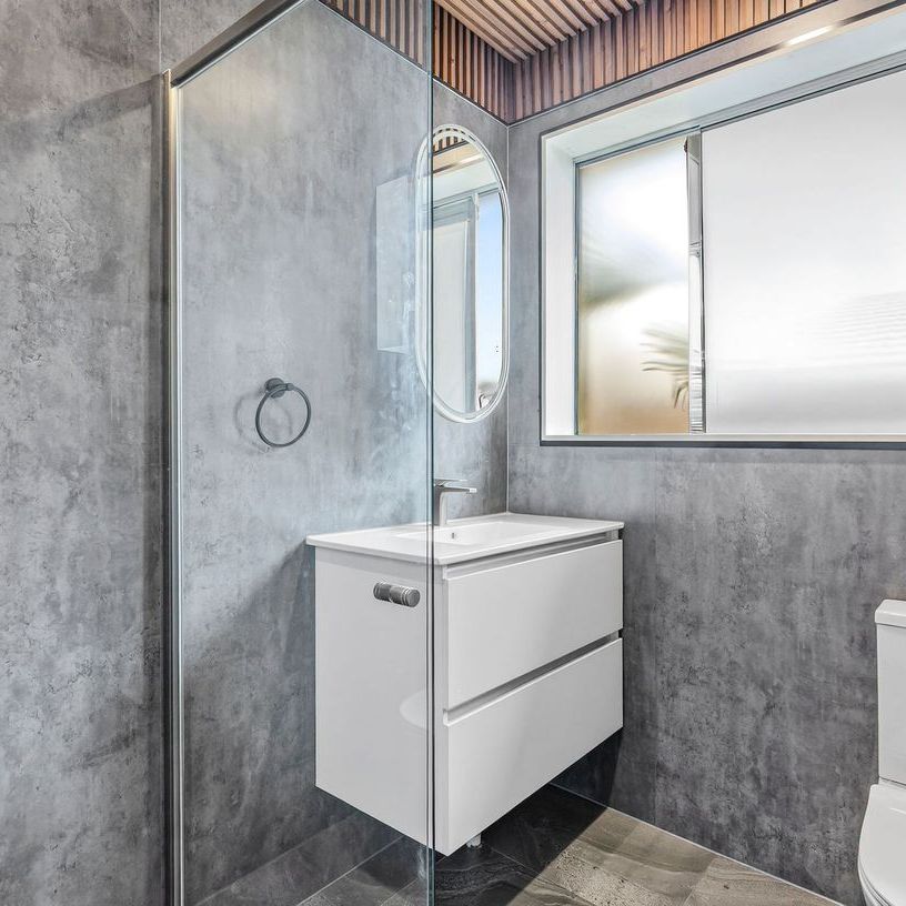 STUNNING ONE BEDROOM GRANNY FLAT - Photo 1