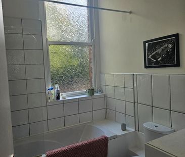 Room in a Shared Flat, Ullet Road, L17 - Photo 6