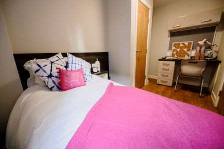 Two-Bedroom Apartment(1 Single Bed & 1 Double Bed) - Photo 3