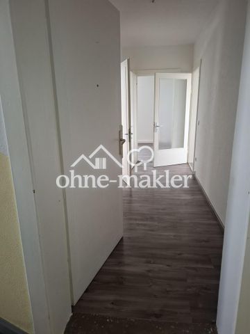 2-Raum-Whg., Bad mit Fenster, Badewanne incl. Dusche, neu renoviert / auch für ALG/BüGe mögl. - Photo 4