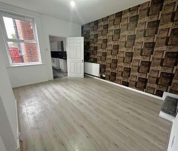 Vicarage Road, Halesowen, B62 - Photo 1