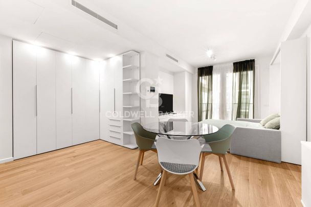 Appartamento in Affitto a Milano – Zona: Indipendenza - Photo 1