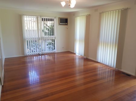 Family Home for Lease - Prime Wantirna Location! - Photo 3